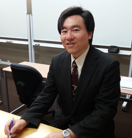 代表　樋口啓史